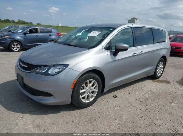 2C4RC1DGXHR511132 2017 CHRYSLER PACIFICA - Image 2