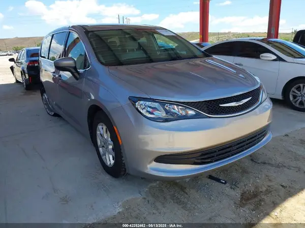 2C4RC1DGXHR516329 2017 CHRYSLER PACIFICA - Image 1