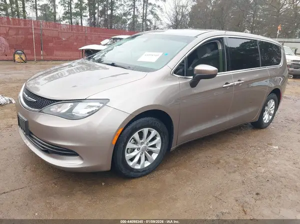 2C4RC1DGXHR550769 2017 CHRYSLER PACIFICA - Image 2