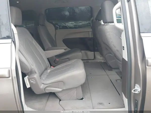 2C4RC1DGXHR550769 2017 CHRYSLER PACIFICA - Image 8