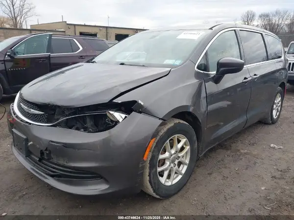 2C4RC1DGXHR654355 2017 CHRYSLER PACIFICA - Image 2