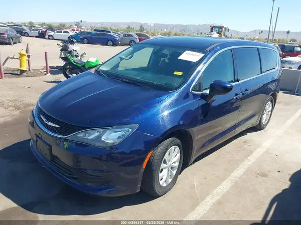 2C4RC1DGXHR656381 2017 CHRYSLER PACIFICA - Image 2