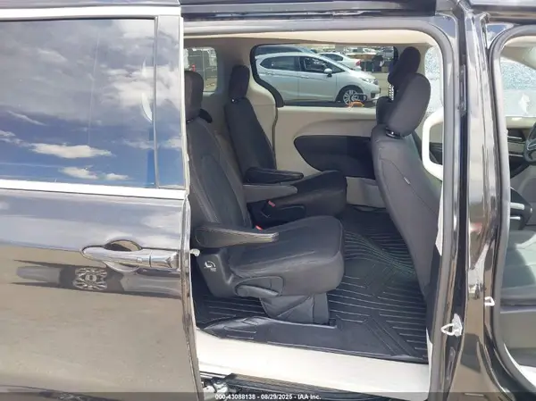 2C4RC1DGXHR704848 2017 CHRYSLER PACIFICA - Image 8