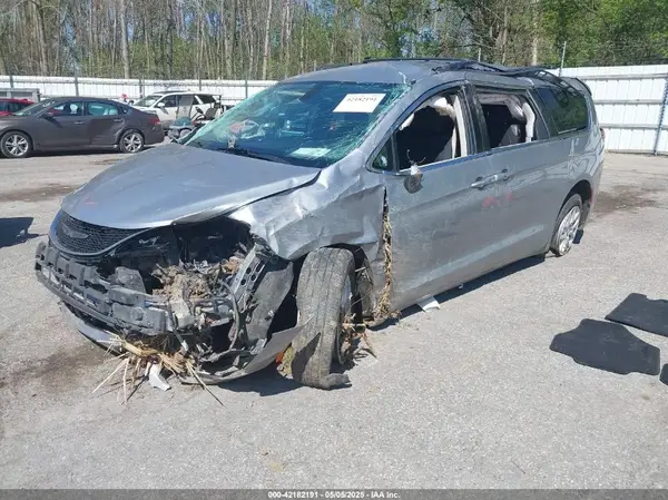 2C4RC1DGXHR720869 2017 CHRYSLER PACIFICA - Image 2