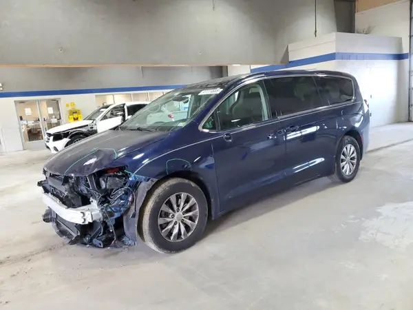 2C4RC1DGXHR723058 2017 CHRYSLER PACIFICA - Image 1