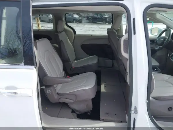 2C4RC1EG0HR507685 2017 CHRYSLER PACIFICA - Image 8