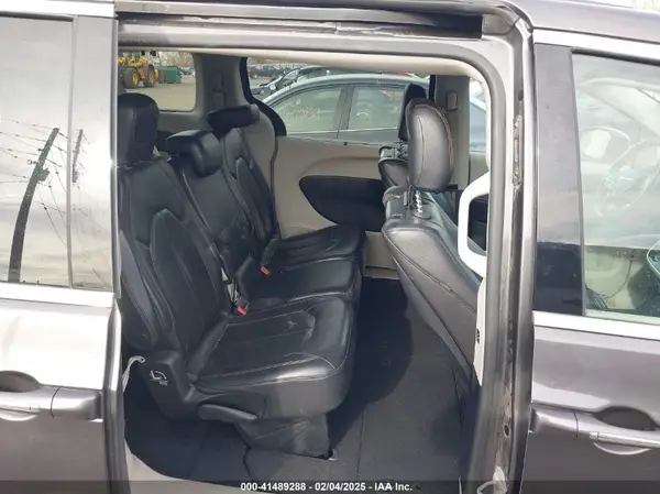 2C4RC1EG0HR511140 2017 CHRYSLER PACIFICA - Image 8