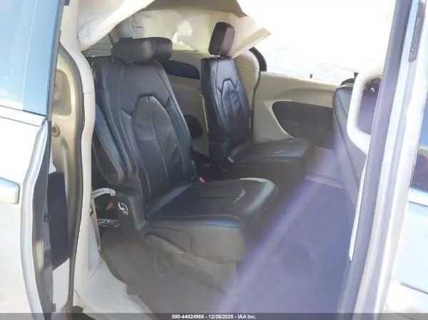 2C4RC1EG0HR514488 2017 CHRYSLER PACIFICA - Image 8