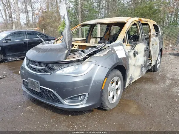 2C4RC1EG0HR514863 2017 CHRYSLER PACIFICA - Image 2