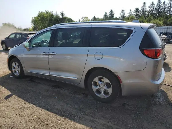 2C4RC1EG0HR517911 2017 CHRYSLER PACIFICA - Image 2