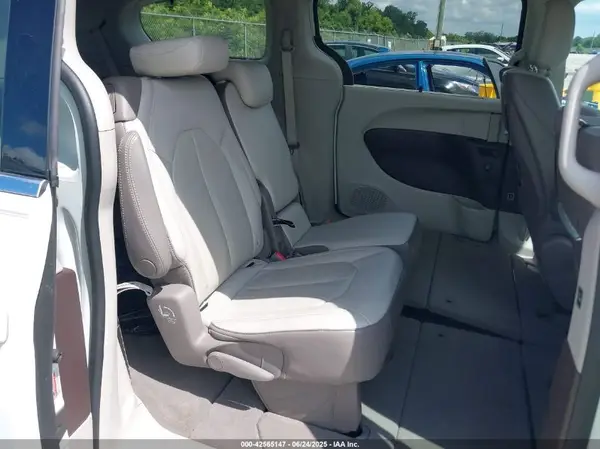 2C4RC1EG0HR518539 2017 CHRYSLER PACIFICA - Image 8