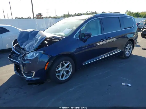 2C4RC1EG0HR531081 2017 CHRYSLER PACIFICA - Image 2