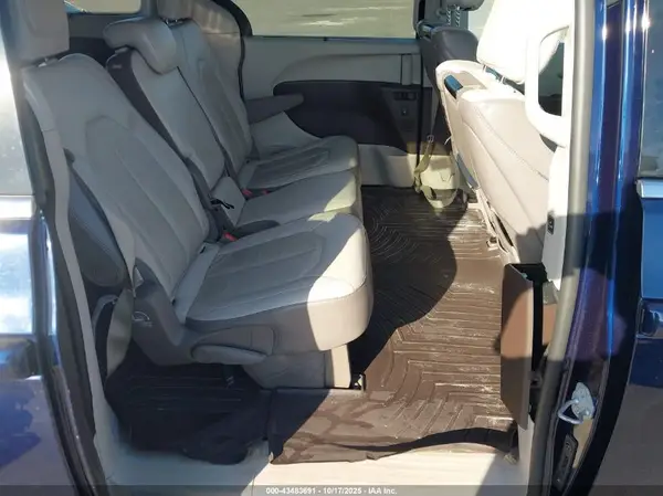 2C4RC1EG0HR531081 2017 CHRYSLER PACIFICA - Image 8