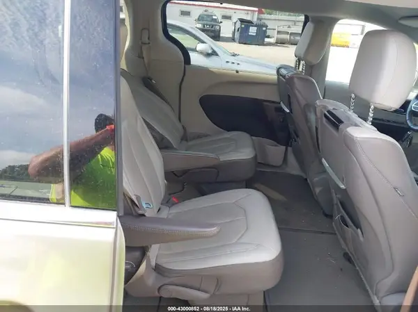 2C4RC1EG0HR537530 2017 CHRYSLER PACIFICA - Image 8
