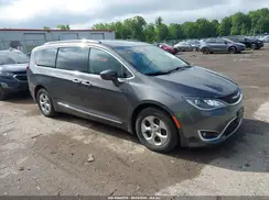 2C4RC1EG0HR555977 2017 CHRYSLER PACIFICA