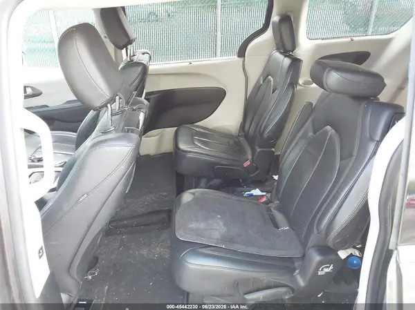 2C4RC1EG0HR555977 2017 CHRYSLER PACIFICA - Image 8