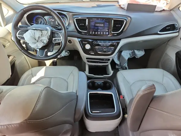 2C4RC1EG0HR556045 2017 CHRYSLER PACIFICA - Image 8