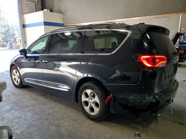 2C4RC1EG0HR564775 2017 CHRYSLER PACIFICA - Image 2