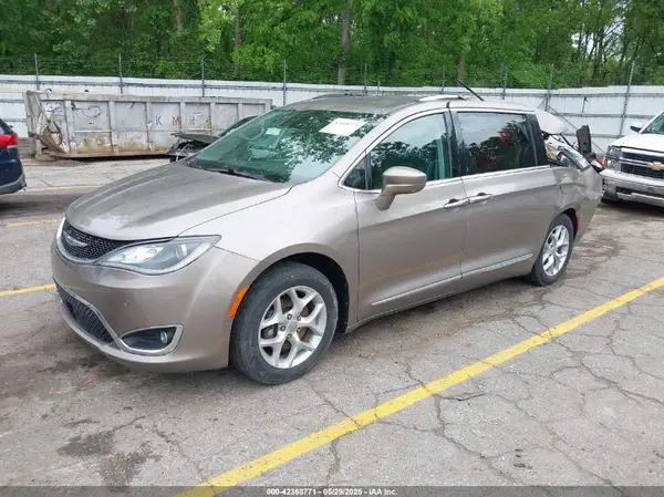 2C4RC1EG0HR566140 2017 CHRYSLER PACIFICA - Image 2