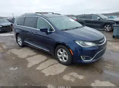 2C4RC1EG0HR570608 2017 CHRYSLER PACIFICA