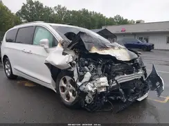 2C4RC1EG0HR588025 2017 CHRYSLER PACIFICA