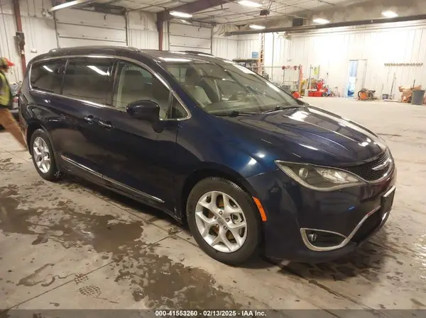 2C4RC1EG0HR594018 2017 CHRYSLER PACIFICA - Image 1