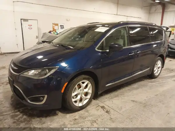 2C4RC1EG0HR594018 2017 CHRYSLER PACIFICA - Image 2