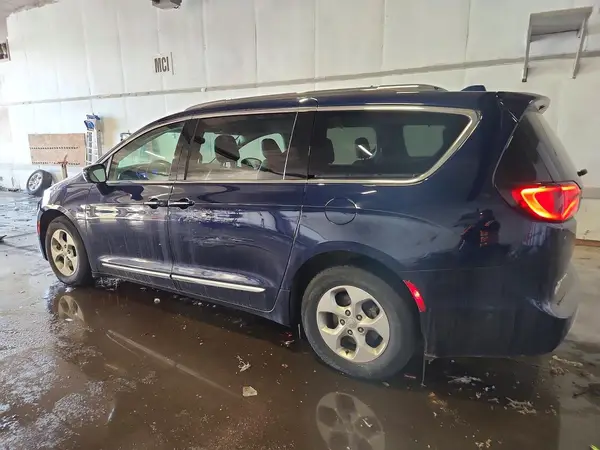 2C4RC1EG0HR622500 2017 CHRYSLER PACIFICA - Image 2