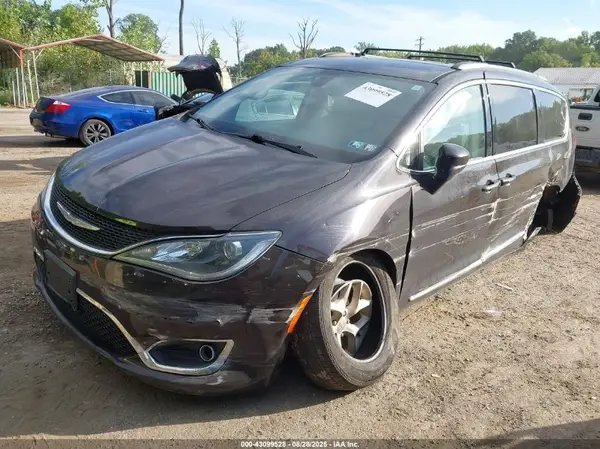 2C4RC1EG0HR656176 2017 CHRYSLER PACIFICA - Image 2