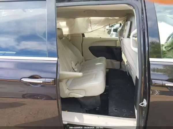 2C4RC1EG0HR656176 2017 CHRYSLER PACIFICA - Image 8