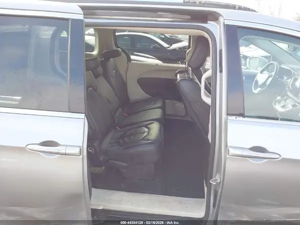2C4RC1EG0HR659790 2017 CHRYSLER PACIFICA - Image 8