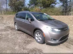 2C4RC1EG0HR660194 2017 CHRYSLER PACIFICA