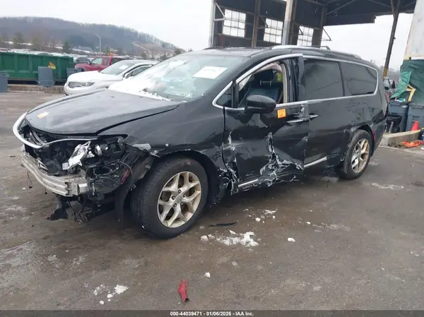 2C4RC1EG0HR669333 2017 CHRYSLER PACIFICA - Image 2