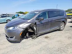 2C4RC1EG0HR683779 2017 CHRYSLER PACIFICA