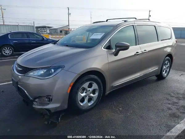 2C4RC1EG0HR726677 2017 CHRYSLER PACIFICA - Image 2