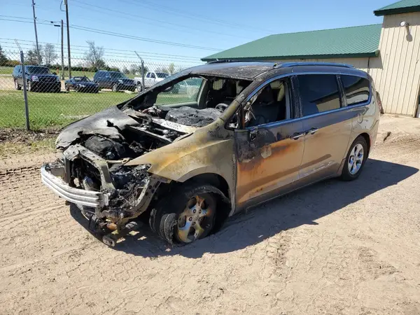 2C4RC1EG0HR743916 2017 CHRYSLER PACIFICA - Image 1