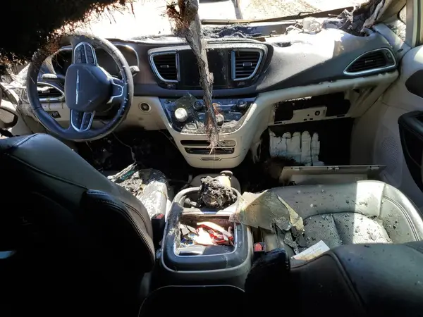 2C4RC1EG0HR743916 2017 CHRYSLER PACIFICA - Image 8