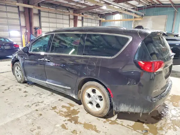2C4RC1EG0HR752597 2017 CHRYSLER PACIFICA - Image 2