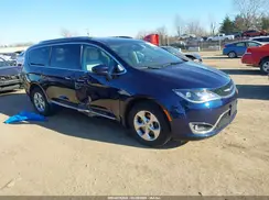 2C4RC1EG0HR752616 2017 CHRYSLER PACIFICA