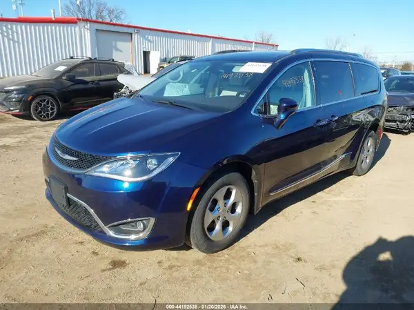 2C4RC1EG0HR752616 2017 CHRYSLER PACIFICA - Image 2