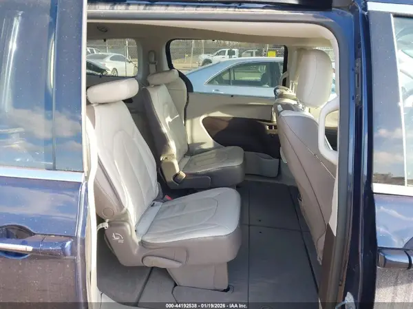 2C4RC1EG0HR752616 2017 CHRYSLER PACIFICA - Image 8