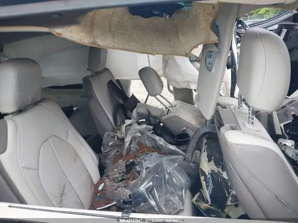2C4RC1EG0HR752728 2017 CHRYSLER PACIFICA - Image 8