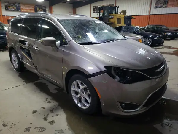 2C4RC1EG0HR754303 2017 CHRYSLER PACIFICA