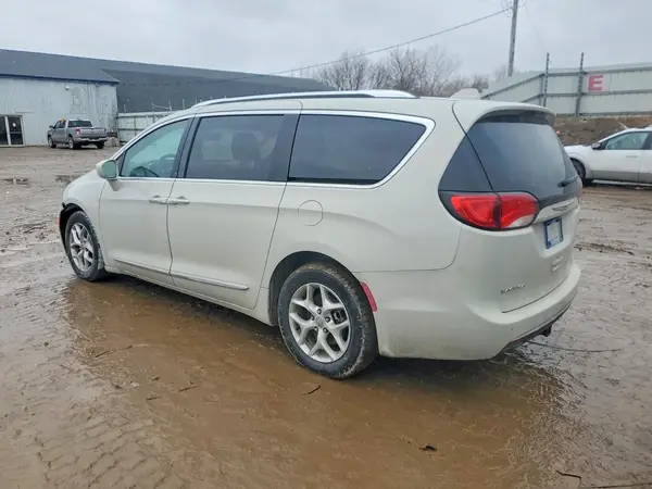 2C4RC1EG0HR759520 2017 CHRYSLER PACIFICA - Image 2