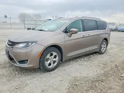 2C4RC1EG0HR764121 2017 CHRYSLER PACIFICA