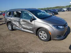 2C4RC1EG0HR804312 2017 CHRYSLER PACIFICA