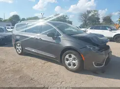 2C4RC1EG0HR812054 2017 CHRYSLER PACIFICA