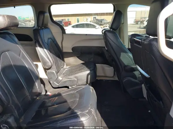 2C4RC1EG0HR821675 2017 CHRYSLER PACIFICA - Image 8