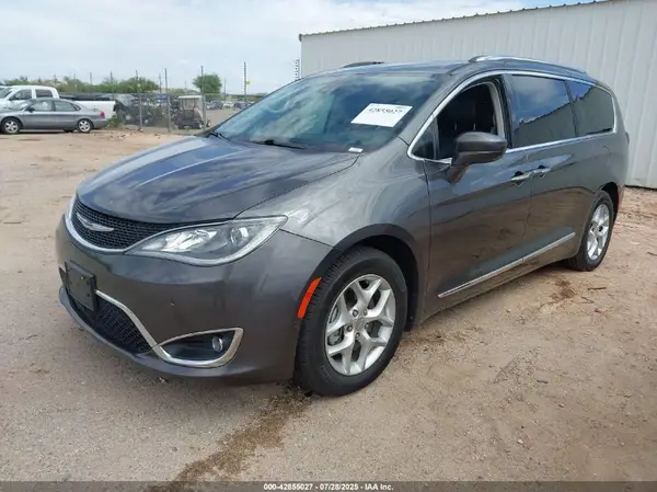 2C4RC1EG0HR836872 2017 CHRYSLER PACIFICA - Image 2