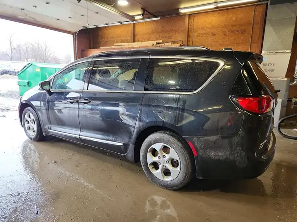 2C4RC1EG0HR837617 2017 CHRYSLER PACIFICA - Image 2